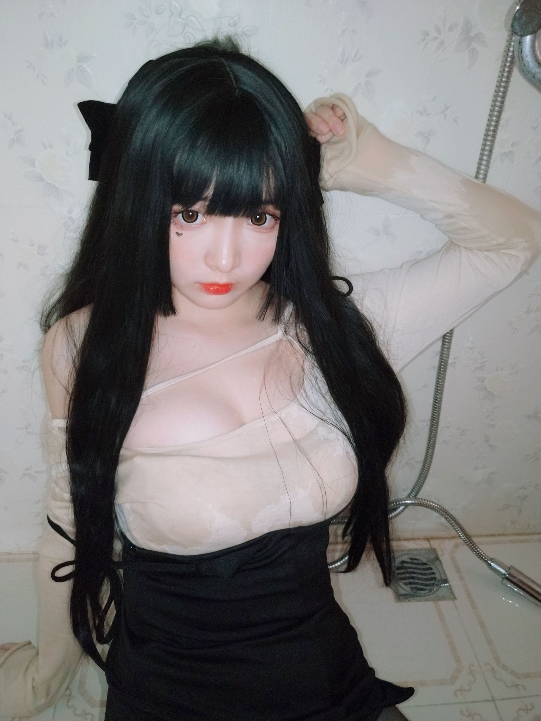 [Cosplay写真] 二次元美女古川kagura – 浴室湿身黑丝 Cosplay-第6张
