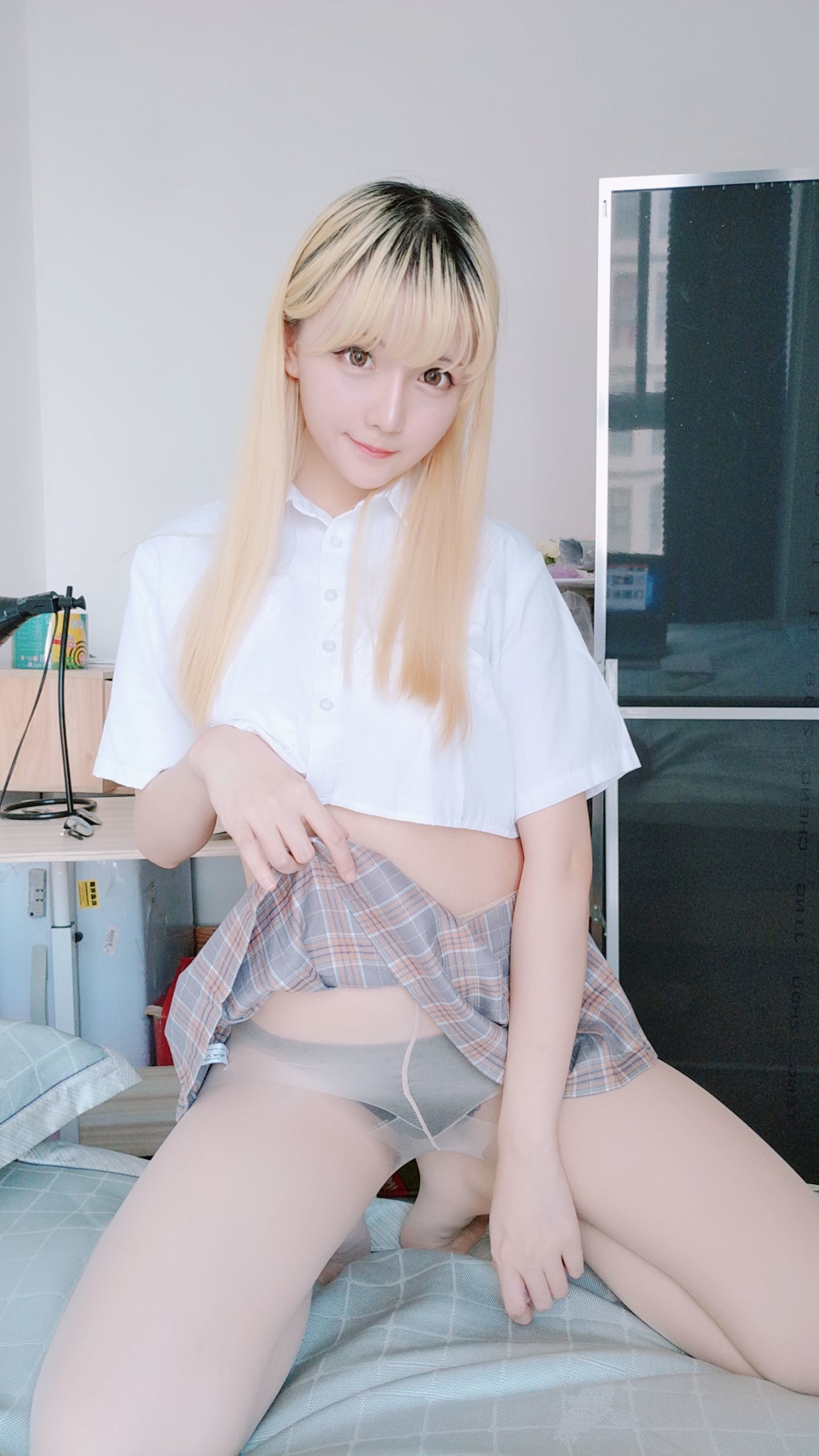 [萝莉COS] 星之迟迟 – 短裙制服 Cosplay-第2张