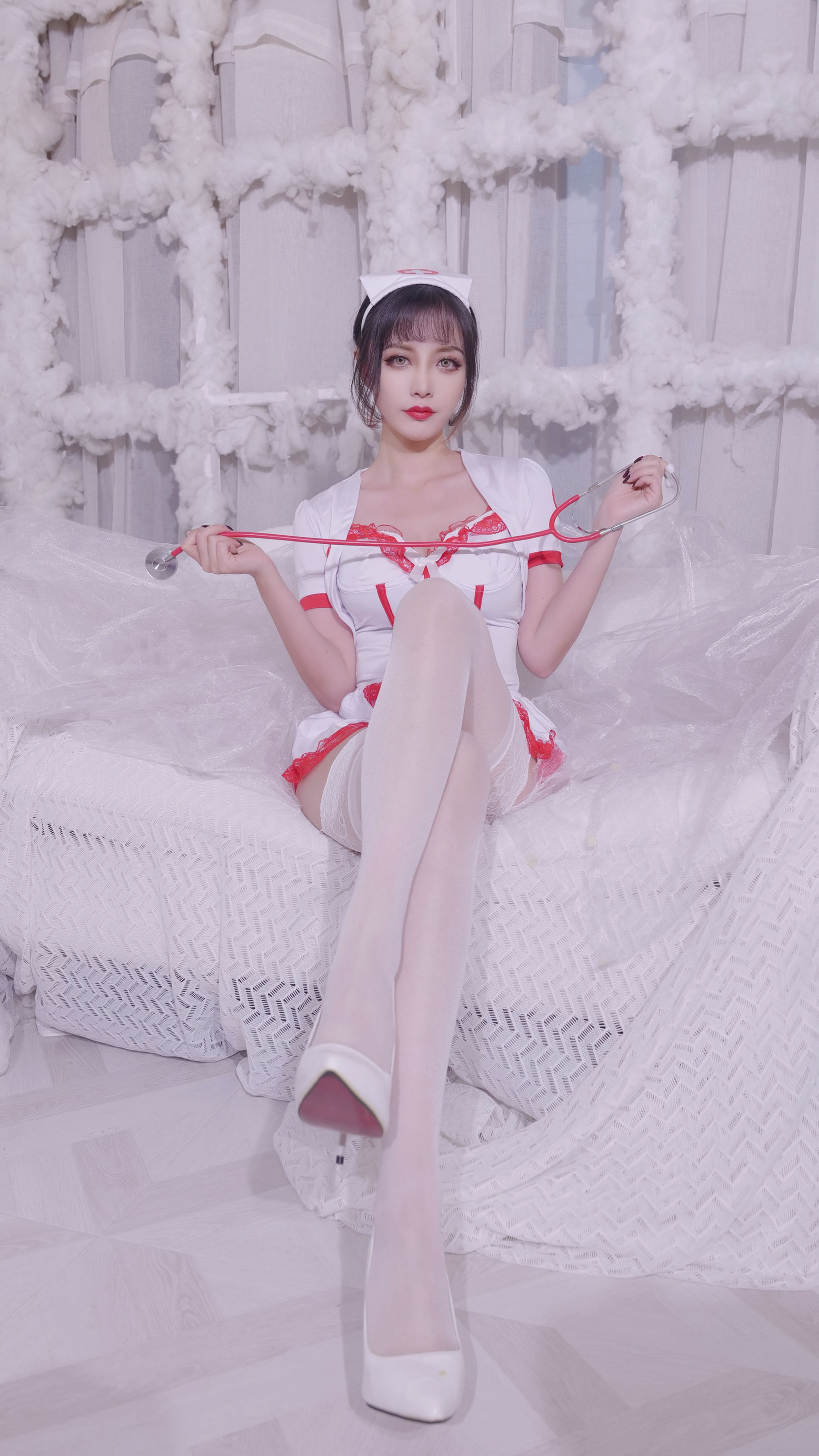 小须须 – 护士 Cosplay-第1张