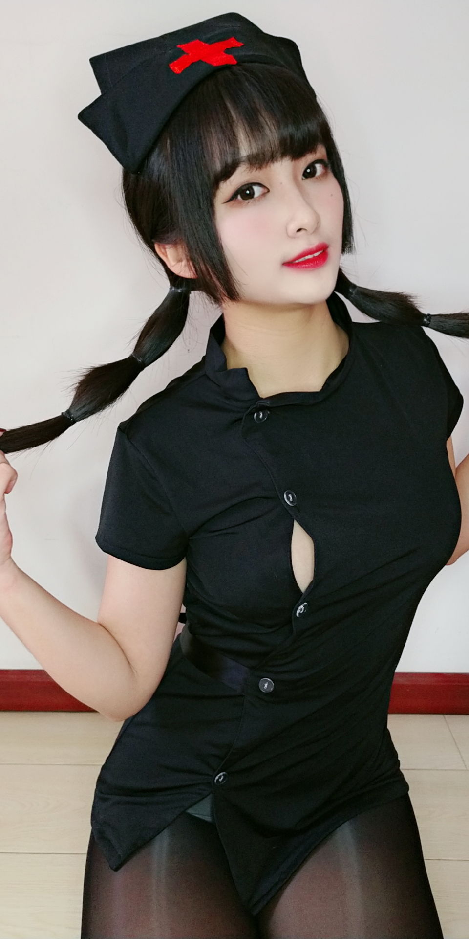[Cosplay写真] 动漫博主洛璃LoLiSAMA – 情人节小护士 Cosplay-第6张